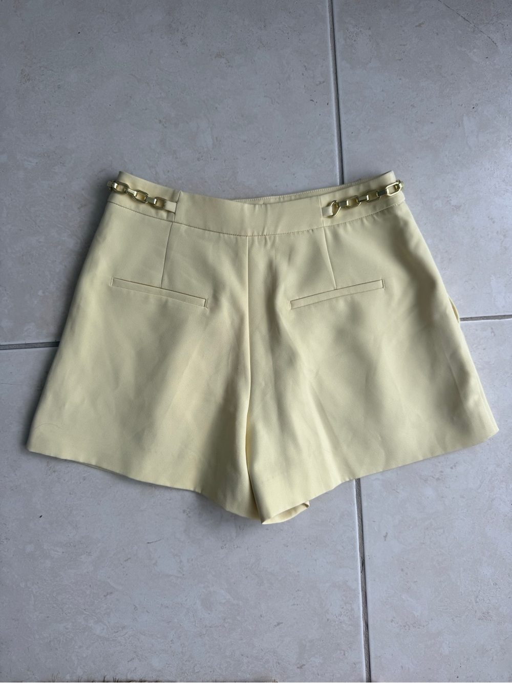 Generation Love Butter Yellow Pleated Shorts with Gold Chain Detail - Size 2 - Picture 2 of 7